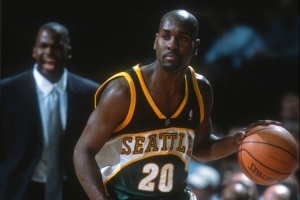 手套佩頓談心目中最佳先發(fā)：自己+科比+喬丹+坎普+張伯倫