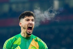 記者：曼聯(lián)的首發(fā)門將幾乎是英超最差的，索帥要為放棄亨德森負責