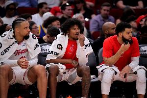 船媒：火箭失去了上賽季三位首發(fā) 現(xiàn)圍繞KD建隊可能重蹈覆轍