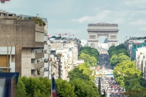 金球先生！巴黎圣日耳曼發(fā)布登貝萊精彩集錦：登貝萊點(diǎn)亮巴黎！