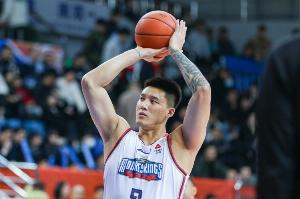 直播吧：自由球員曾繁日已與吉林完成簽約 需等到11月窗口期官宣