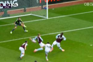 卡什明顯手球未判點！英超官方解釋：手臂處于合理位置，不是點球