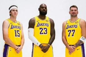 收藏啦！湖人新賽季定妝照出爐 東契奇瘦身&三巨頭威武霸氣