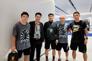 徐彬曬與鄭智、張修維、廖力生合影：永遠是最好的廣州隊