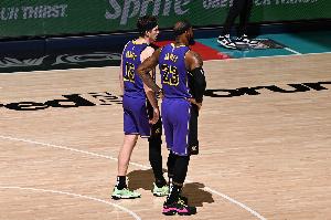 里夫斯：和布朗尼打過(guò)高爾夫 他父子倆對(duì)決我會(huì)下注給布朗尼