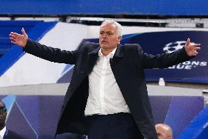 穆帥任重道遠(yuǎn)！本菲卡歐冠2連敗賽程兇險(xiǎn)，聯(lián)賽4分劣勢(shì)周末戰(zhàn)榜首