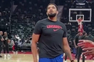 致敬林瘋狂！唐斯賽前熱身穿著林瘋狂“Linsanity”T恤