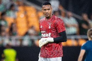 官方：巴西隊(duì)征召29歲諾丁漢門將約翰-維克托，替代受傷的埃德森