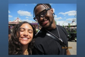 女友發(fā)合照祝布朗尼21歲生日快樂！布朗尼轉(zhuǎn)發(fā)：謝謝寶貝！