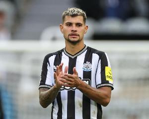 吉馬良斯：發(fā)牌慶祝動作是因?yàn)槲医?jīng)常打牌 希望從國家隊(duì)健康歸來