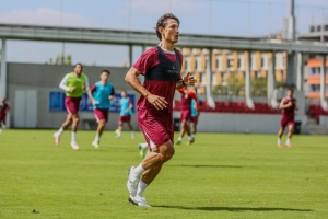 上海海港一線提前集結(jié)，正式投入備戰(zhàn)訓(xùn)練當(dāng)中，連中秋節(jié)也未停歇