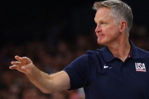卸任美國男籃主帥！科爾帶領(lǐng)球隊奪23年世界杯第四、24年奧運金牌