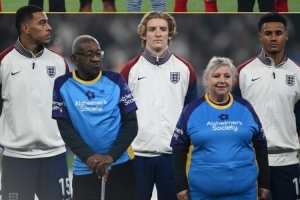 溫馨！BBC：英格蘭vs威爾士賽前，兩隊球員攜失智癥患者入場