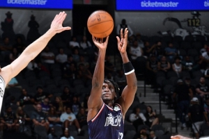 今天效率一般！奧拉迪波半場9中3&三分3中1拿到8分 另有1助1斷