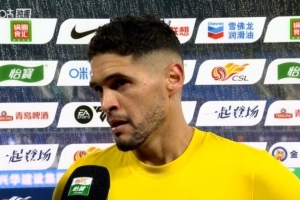 西海岸外援里切利：因為判罰和犯規(guī)導(dǎo)致兩人罰下，輪不到我來點評