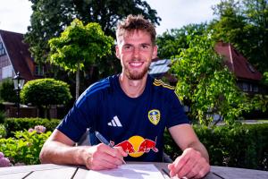 斯塔赫：納帥尚未明確告知他需要我踢6號(hào)位，但這個(gè)位置我也能踢