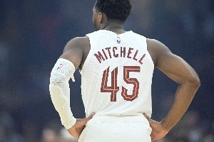 ESPN預(yù)測新賽季東部各隊(duì)?wèi)?zhàn)績：騎士第1 魔術(shù)第2 綠軍第5 76人第11