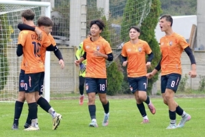 首秀驚艷！萬項代表杜利亞伊足球?qū)W院首發(fā)出戰(zhàn)，幫助球隊大勝