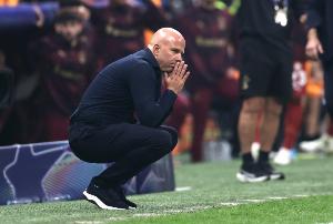 薩拉赫狀態(tài)不佳？斯洛特：這很正常，現(xiàn)在不是談?wù)搨€(gè)人表現(xiàn)的時(shí)候