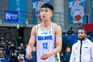 北京男籃官博：祝范依銘生日快樂?? 新歲進(jìn)階 不負(fù)韶華！