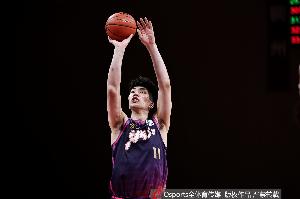 余嘉豪：CBA有時外援拿球 其他人可能就站在邊上看&忘了該做的事