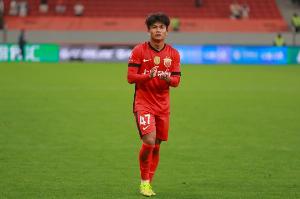 滬媒：蒯紀聞、李新翔踢完泰山后馳援上海U20隊，缺席海港vs浙江