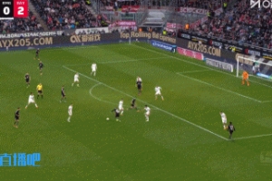 未來是你的！17歲卡爾連場打入左腳世界波，拜仁3-0領(lǐng)先門興