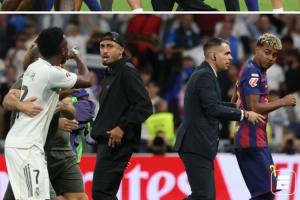 都是隊(duì)友...國家德比沖突，拉菲尼亞入場(chǎng)幫亞馬爾向維尼修斯出頭