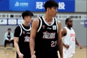 默契依舊！陳國豪&邵煒昀 廣工雙子星職業(yè)賽場配合首秀?