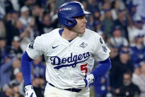 7小時(shí)鏖戰(zhàn)！1場(chǎng)頂2場(chǎng)！MLB世界大賽現(xiàn)歷史級(jí)加時(shí) 恩比德都看累了