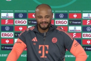 孔帕尼：是否出征科隆取決于諾伊爾自己 沒(méi)有人是鐵定的首發(fā)