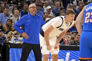 名記：預(yù)計獨行俠無緣季后賽 他們防守稱不上強(qiáng)悍&進(jìn)攻很滯澀