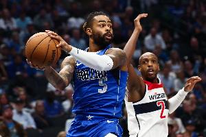 名記：弗拉格打控衛(wèi)目前來看不成功 拉塞爾能組織但不受基德重用