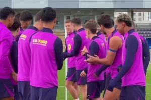 好消息！萊萬、奧爾莫恢復(fù)合練，隊友們拍打儀式歡迎