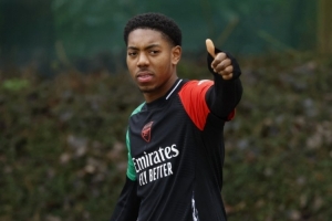 斯凱利：我享受與卡拉菲奧里競爭；不允許任何對手在酋長球場進球