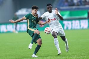 浙江隊(duì)本賽季5次烏龍，創(chuàng)2012年以來(lái)單一球隊(duì)中超賽季最多紀(jì)錄