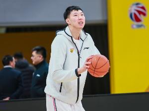 周琦：之前在東莞度過了很開心的1年 這里有宏遠(yuǎn)這個(gè)11冠王的球隊(duì)