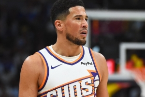 全能發(fā)揮！布克23中13&三分9中6砍下36分5板9助 正負(fù)值+19！