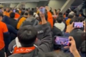 送保級對手提前降級！海牛球迷賽后退場時高喊“亞泰降級啦~”