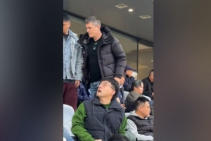 來(lái)考察誰(shuí)？記者：U22國(guó)足主帥安東尼奧現(xiàn)場(chǎng)觀戰(zhàn)海牛vs三鎮(zhèn)