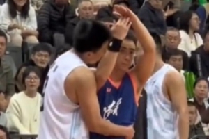 疑似親了趙繼偉？雷蒙：因為關(guān)系都很好 就會有一些小打小鬧