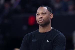 解說(shuō)：威利-格林可以下載個(gè)找工作app 鵜鶘主帥位置恐怕坐不長(zhǎng)了