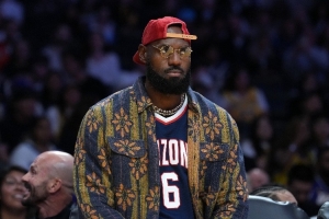 徐靜雨：我是鐵桿詹密 他角色球員化了&再領(lǐng)頂薪在哪兒都無(wú)法奪冠