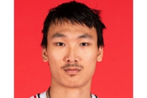 媒體人：淡厚然基本上可以坐穩(wěn)西雅圖大學(xué)的首發(fā)5號位