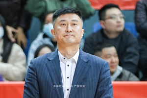 杜鋒：現(xiàn)場(chǎng)座位基本都坐滿 歡迎球迷來東莞感受不一樣的籃球氛圍