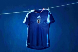 日本隊(duì)發(fā)布2026年主場(chǎng)球衣“水平線”，門將球衣設(shè)計(jì)靈感來自佛教