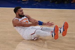 華子：今天我被唐斯隔扣了 他壯得離譜還比我高 這肯定需要人支援