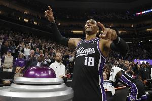 威少在自己生涯第18個賽季里砍下三雙 NBA歷史控衛(wèi)首人