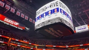 未來5年還要付錢給他！比爾首發(fā)戰(zhàn)舊主太陽 菲尼克斯球迷噓聲四起