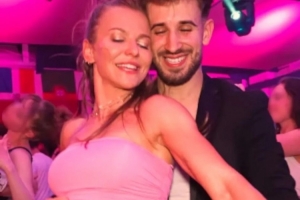 記者：萊萬妻子跳性感舞蹈被做成梗圖嘲笑，引發(fā)了萊萬家庭爭吵